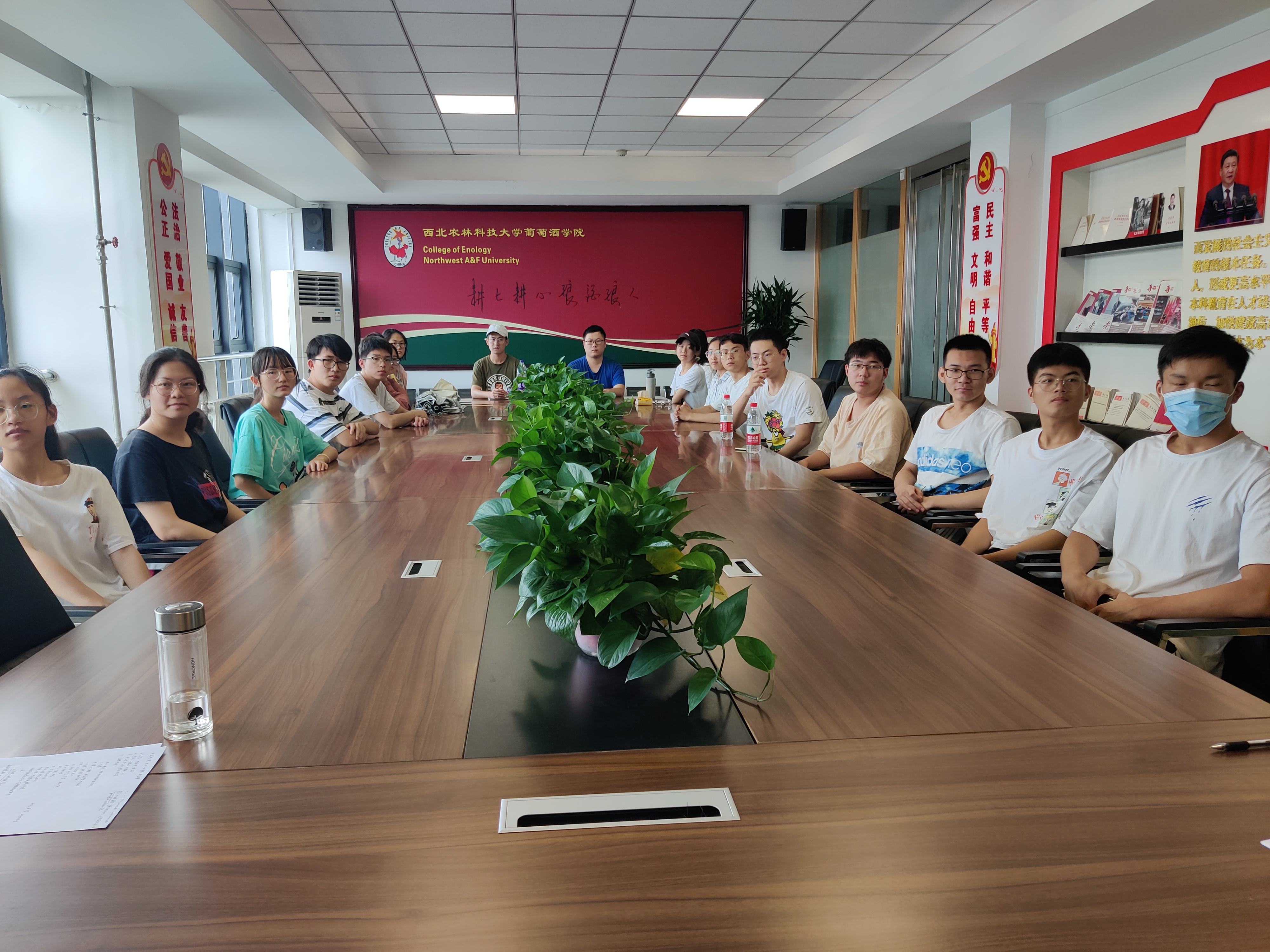 e1b196f8b74c4af6925975e04d70a9ce.jpg e1b196f8b74c4af6925975e04d70a9ce.jpg