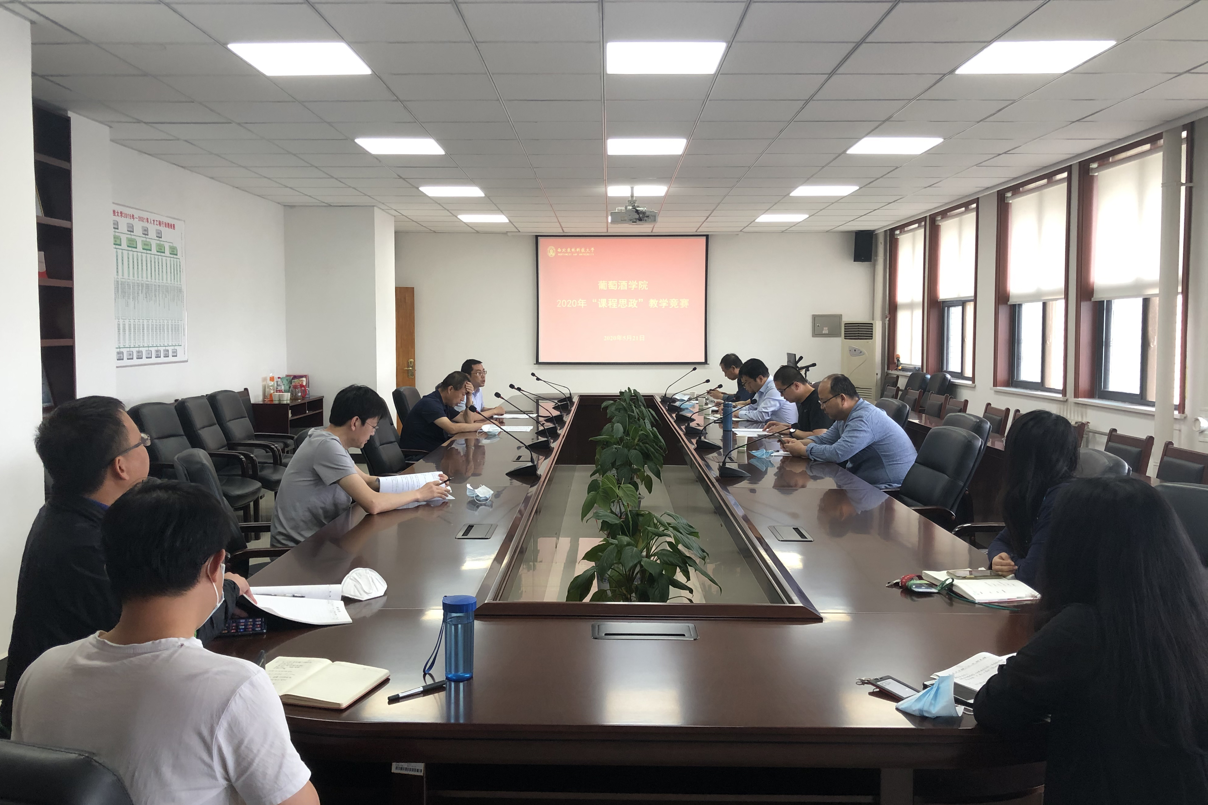 44672343d22347f6b7f47f16807e4d63.jpg 44672343d22347f6b7f47f16807e4d63.jpg